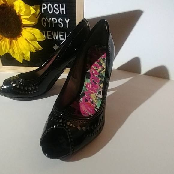 Betseyville Peck Heels Retail $144 - Picture 3 of 5
